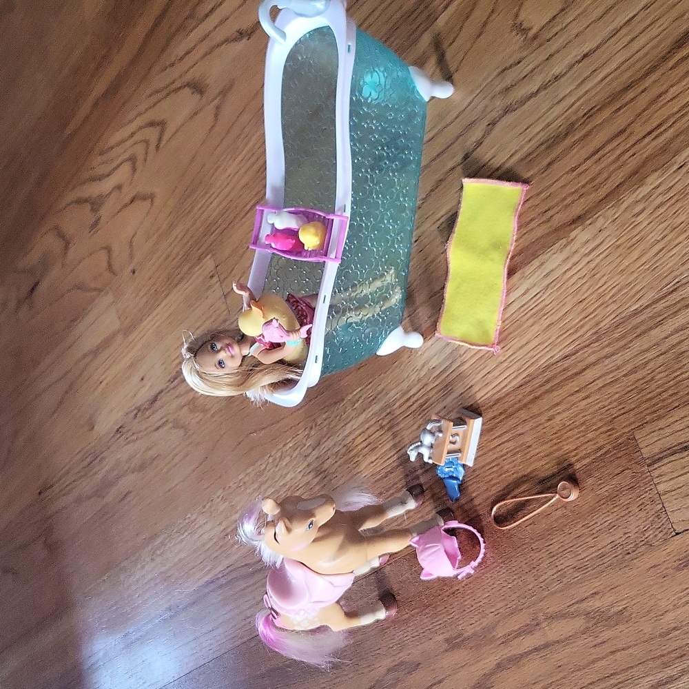 Barbie lot of 12 children,  1 baby with bathtub and horse set